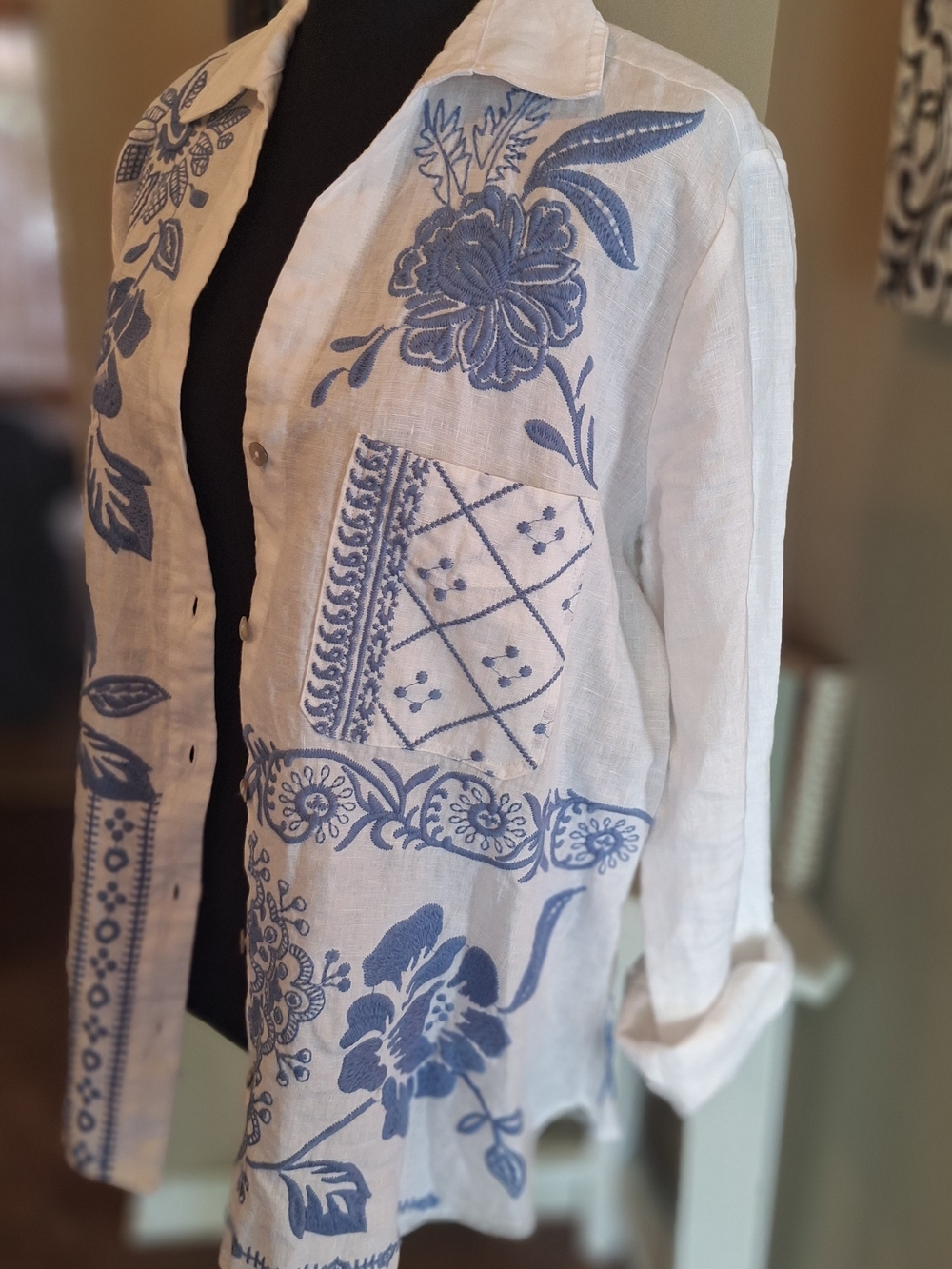 Johnny Was Lyra White Linen Shirt with Blue Floral Embroidery S - Picture 6 of 16